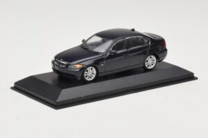 BMW 3 Series E90 Dark Blue Metallic Minichamps 1:43 80420392151-R Diecast — photo 3 of 5