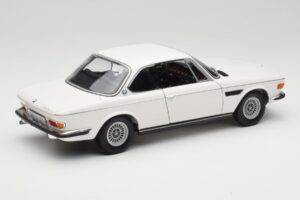 BMW 3.0 CSi E9 White Minichamps 1:18 180029026 Diecast — photo 3 of 8