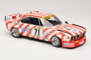BMW 3.0 CSL E9 #71 Luigi Racing P. Xhenceval / J. Dieudonné 24 Hours of Le Mans 1977 Minichamps 1:18 155772571 Diecast — photo 4 of 6