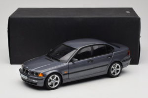 BMW 318i E46 Grey Metallic Dealer Edition UT Models 1:18 80430028459 Diecast — photo 8 of 8