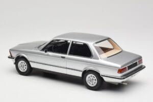 BMW 320 E21 Silver Minichamps 1:18 107024200 Resin — photo 5 of 6