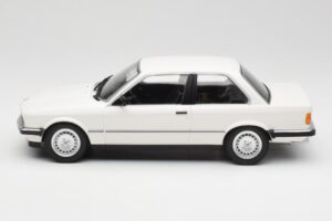 BMW 323i E21 White Minichamps 1:18 155026005 Diecast — photo 3 of 6