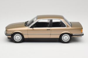 BMW 323i E30 Brown Metallic Minichamps 1:18 155026004 Diecast — photo 3 of 6