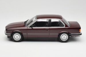 BMW 323i E30 Dark Red Metallic Minichamps 1:18 155026007 Diecast — photo 3 of 6