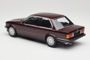 BMW 323i E30 Dark Red Metallic Minichamps 1:18 155026007 Diecast — photo 5 of 6