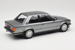 BMW 323i E30 Grey Metallic Minichamps 1:18 155026006 Diecast — photo 2 of 6