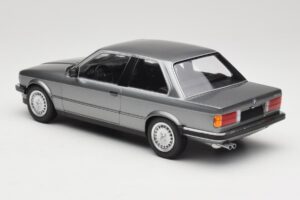 BMW 323i E30 Grey Metallic Minichamps 1:18 155026006 Diecast — photo 5 of 6