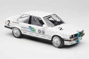 BMW 325i E30 #2 O. Manthey Vogelsang Automobile 3rd Place Eifel Race DTM 1986 Minichamps 1:18 155862602 Diecast — photo 4 of 6