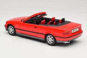 BMW 325i E36 Convertible Red Maisto 1:18 50229 Diecast — photo 7 of 8