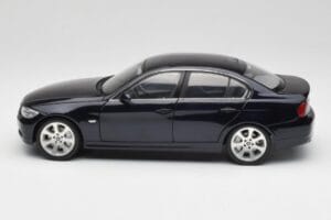 BMW 330i E46 Black Kyosho 1:18 08731RB Diecast — photo 4 of 8