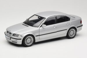 BMW 330i E46 Silver UT 1:18 80430302328 Diecast