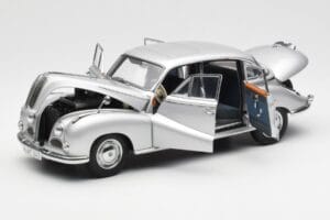 BMW 502 2.6 Luxus Super Silver AUTOart 1:18 70593 Diecast — photo 2 of 8
