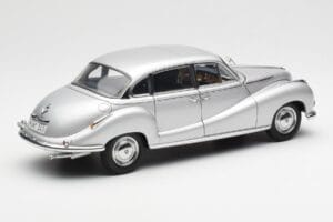 BMW 502 2.6 Luxus Super Silver AUTOart 1:18 70593 Diecast — photo 3 of 8