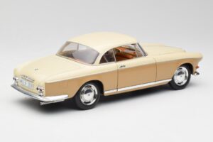 BMW 503 Beige Revell 1:18 8832 Diecast — photo 3 of 8
