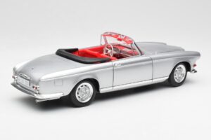 BMW 503 Silver Revell 1:18 18787 Diecast — photo 3 of 8