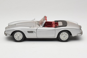 BMW 507 Cabriolet Silver Revell 1:18 8829 Diecast — photo 4 of 8