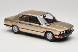 BMW 520i E28 Gold Metallic IXO 1:18 18CMC184 Diecast — photo 4 of 6