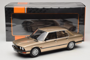 BMW 520i E28 Gold Metallic IXO 1:18 18CMC184 Diecast — photo 6 of 6