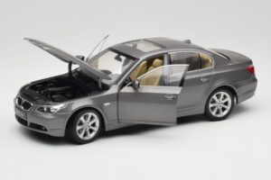 BMW 530i E60 Grey Metallic Revell 1:18 08841 Diecast — photo 2 of 8