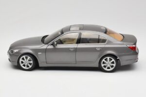 BMW 530i E60 Grey Metallic Revell 1:18 08841 Diecast — photo 4 of 8