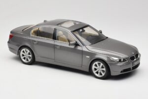 BMW 530i E60 Grey Metallic Revell 1:18 08841 Diecast — photo 6 of 8