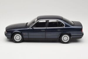 BMW 535i E34 Blue Metallic Minichamps 1:18 100024004 Diecast — photo 4 of 8