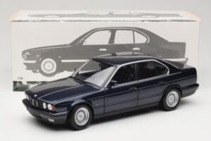 BMW 535i E34 Blue Metallic Minichamps 1:18 100024004 Diecast — photo 8 of 8
