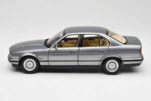 BMW 535i E34 Grey Metallic Minichamps 1:18 100024008 Diecast — photo 4 of 8