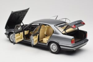 BMW 535i E34 Grey Metallic Minichamps 1:18 100024008 Diecast — photo 5 of 8