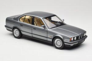 BMW 535i E34 Grey Metallic Minichamps 1:18 100024008 Diecast — photo 6 of 8