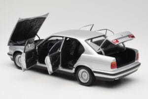BMW 535i E34 Silver Minichamps 1:18 100024005 Diecast — photo 5 of 8