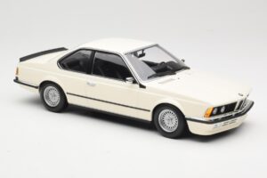 BMW 635 CSi E24 White Minichamps 1:18 155028102 Diecast — photo 4 of 6