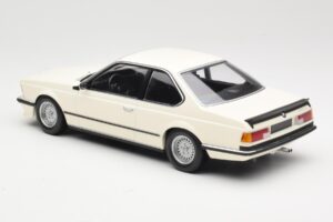 BMW 635 CSi E24 White Minichamps 1:18 155028102 Diecast — photo 5 of 6