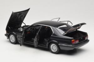 BMW 730i E32 Black Metallic Minichamps 1:18 100023002 Diecast — photo 5 of 8