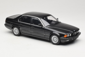 BMW 730i E32 Black Metallic Minichamps 1:18 100023002 Diecast — photo 6 of 8