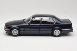 BMW 730i E32 Blue Metallic Minichamps 1:18 100023006 Diecast — photo 4 of 8