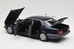 BMW 730i E32 Blue Metallic Minichamps 1:18 100023006 Diecast — photo 5 of 8