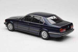 BMW 730i E32 Blue Metallic Minichamps 1:18 100023006 Diecast — photo 7 of 8