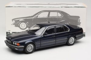 BMW 730i E32 Blue Metallic Minichamps 1:18 100023006 Diecast — photo 8 of 8