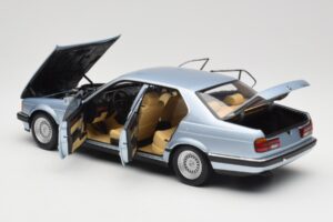 BMW 730i E32 Light Blue Metallic Minichamps 1:18 100023008 Diecast — photo 5 of 8