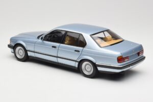 BMW 730i E32 Light Blue Metallic Minichamps 1:18 100023008 Diecast — photo 7 of 8