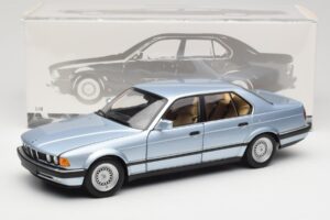 BMW 730i E32 Light Blue Metallic Minichamps 1:18 100023008 Diecast — photo 8 of 8