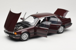 BMW 730i E32 Red Metallic Minichamps 1:18 100023001 Diecast — photo 2 of 8