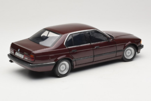 BMW 730i E32 Red Metallic Minichamps 1:18 100023001 Diecast — photo 3 of 8