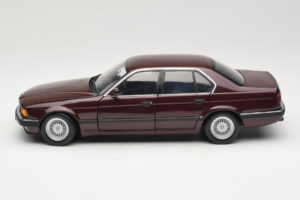 BMW 730i E32 Red Metallic Minichamps 1:18 100023001 Diecast — photo 4 of 8