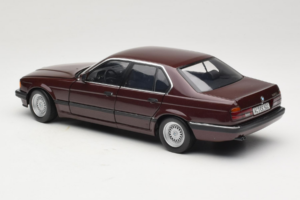 BMW 730i E32 Red Metallic Minichamps 1:18 100023001 Diecast — photo 7 of 8