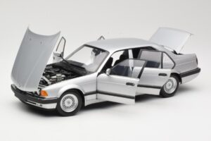 BMW 730i E32 Silver Minichamps 1:18 100023000 Diecast — photo 2 of 8