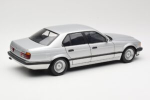 BMW 730i E32 Silver Minichamps 1:18 100023000 Diecast — photo 3 of 8