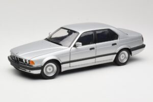 BMW 730i E32 Silver Minichamps 1:18 100023000 Diecast