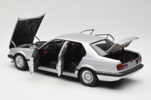 BMW 730i E32 Silver Minichamps 1:18 100023000 Diecast — photo 5 of 8